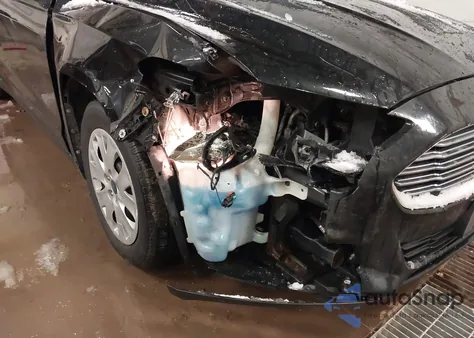 2013 Ford Fusion S из США, поврежденный, VIN 3FA6P0G75DR227205